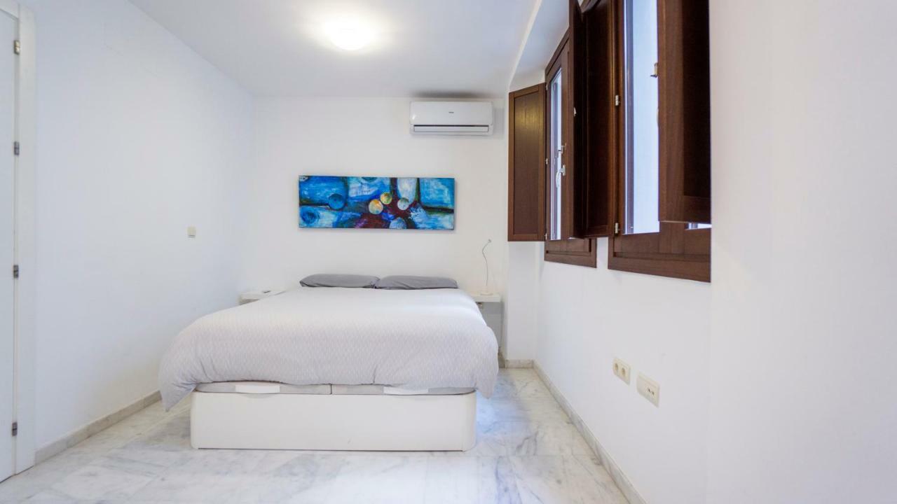 Rentalsevilla Espacioso Duplex En La Puerta Real Εξωτερικό φωτογραφία